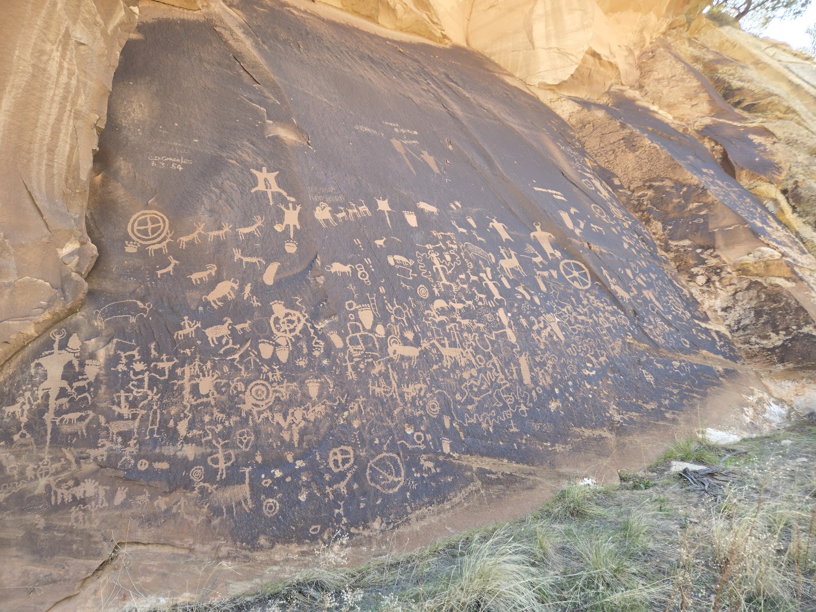 Newspaper Rock State Historic Monument near Canyonlands National Park (Needles District), Utah