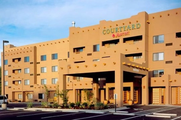 Mid-Range Hotel in Farmington