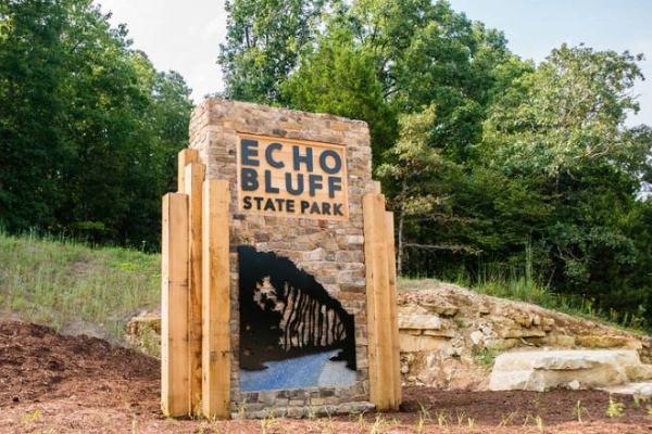 Echo Bluff State Park Lodge