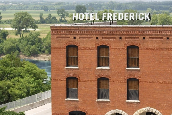 Hotel Frederick
