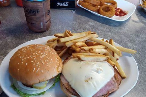 Dining at Pickle's Place in Arco