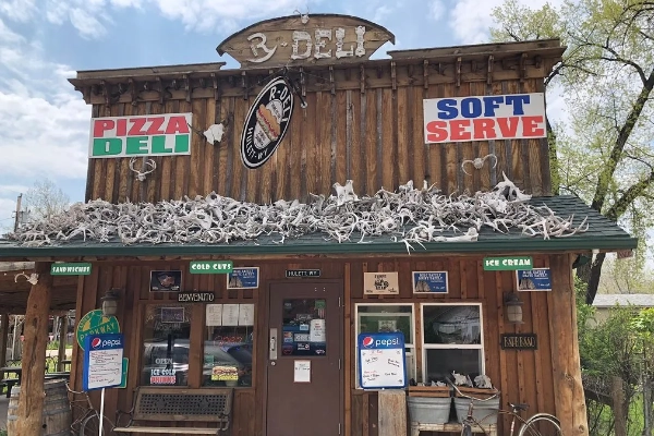 R-Deli in Hulett Wyoming