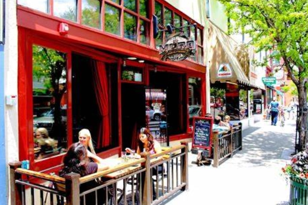 El Moro Spirits & Tavern Durango