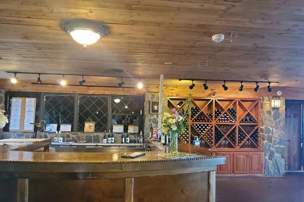 Dining at Château Morrisette Winery