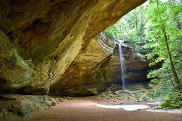 Cedar Falls in Hocking Hills State Park