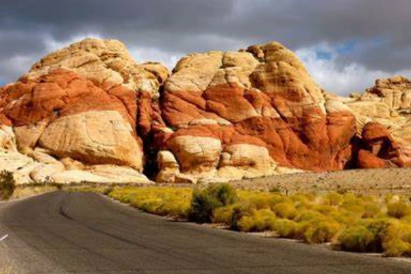 Hiking in Red Rock Canyon