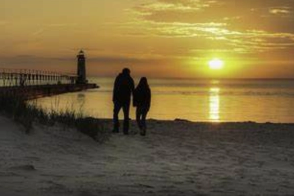 Fifth Avenue Beach Manistee