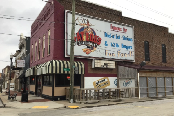 Fat Edd's Roadhouse, Metropolis