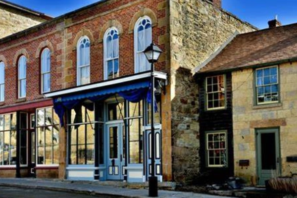 Mineral Point Historic District street scene
