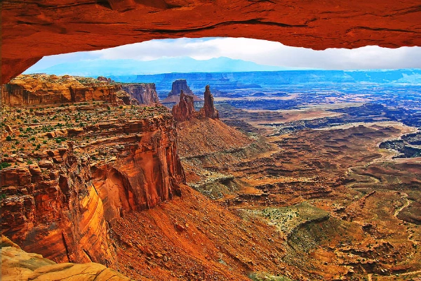 Mesa Arch in Canyonlands National Park at sunrise