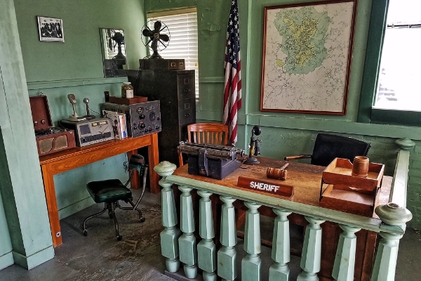 Mayberry Courthouse & Jail replica, Mount Airy