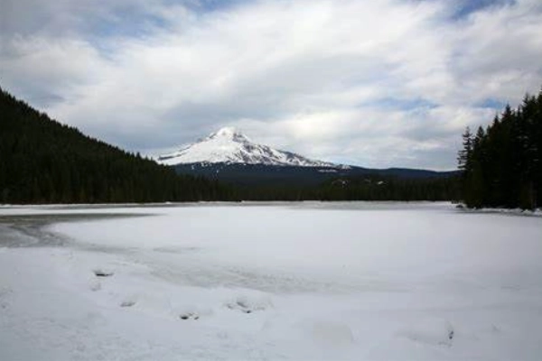 Trillium Lake with Mount Hood reflection