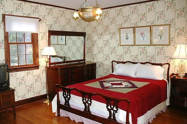 Nauvoo Grand Bed & Breakfast