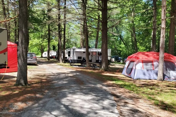Camping at Nauvoo State Park