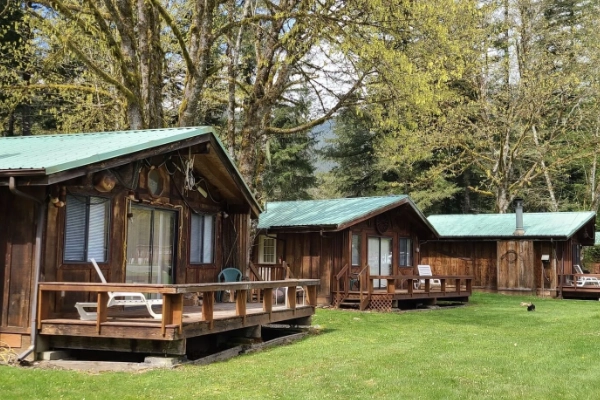 Motel in Marblemount or Winthrop