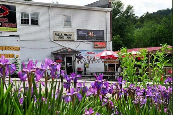 Falls Market Inn