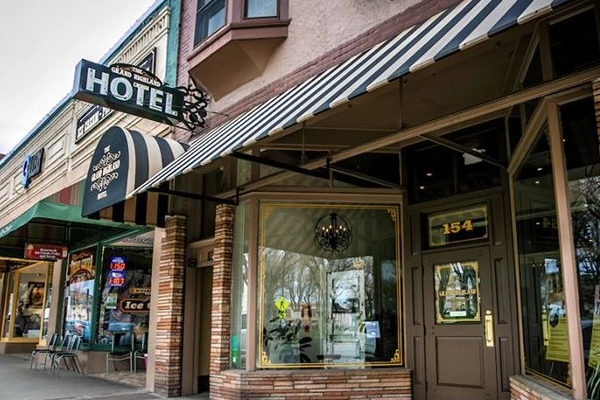 Grand Highland Hotel, Prescott