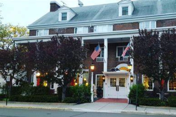 Lowell Inn