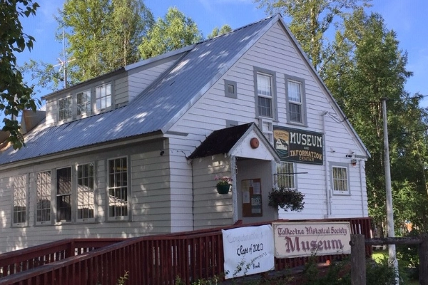 Talkeetna Historic District log cabins