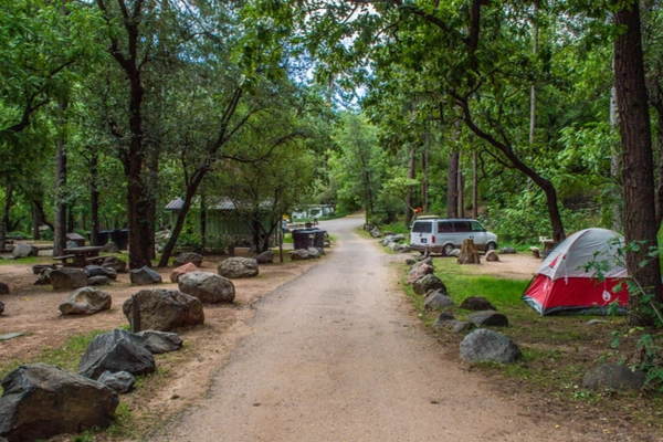 A campsite along Oak Creek at Manzanita Campground