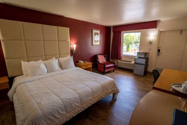 A clean and simple room at the Travelodge in Homestead