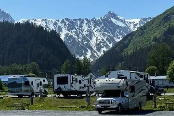 A campsite on the tundra at John River Campground