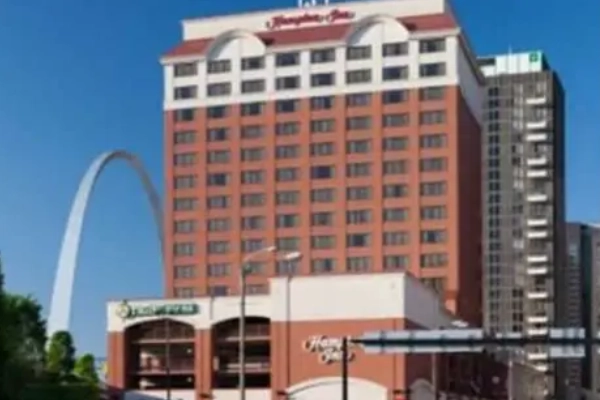 A simple and reliable room at the Hampton Inn St. Louis Downtown