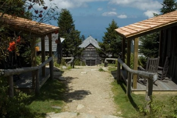 The rustic, remote LeConte Lodge perched high on a mountain