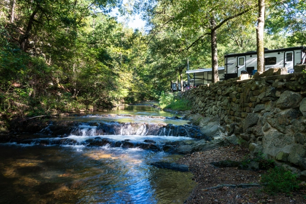 A campsite next to the creek at Gulpha Gorge Campground