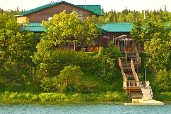 An affordable room at the King Salmon Lodge