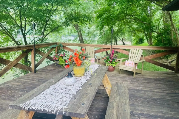 A cozy cabin Airbnb with a river view