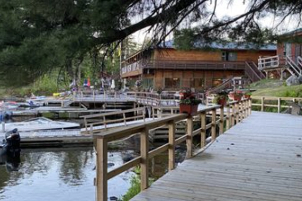A rustic and cozy lodge near International Falls