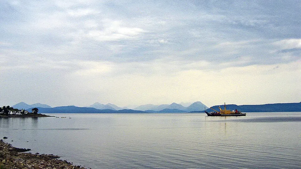 Applecross Highlands destination photo: Applecross Bay to Skye, viewed from the 'Applecross Inn'. - panoramio