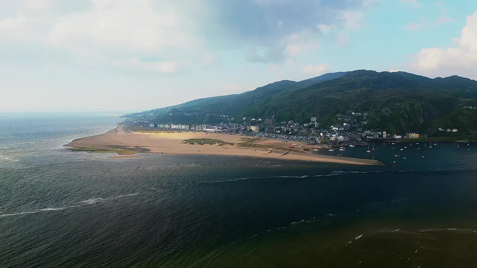 Barmouth destination photo: Aber y Mawddach o'r Bermo - Mawddach esuary from Bermo (Barmouth), Wales 13