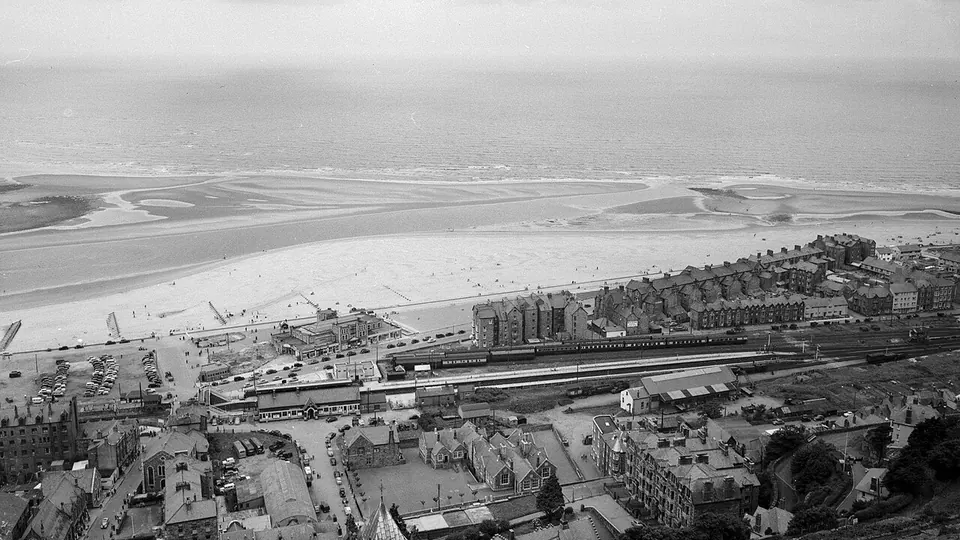 Barmouth destination photo: Aerial view of Barmouth (1489696)