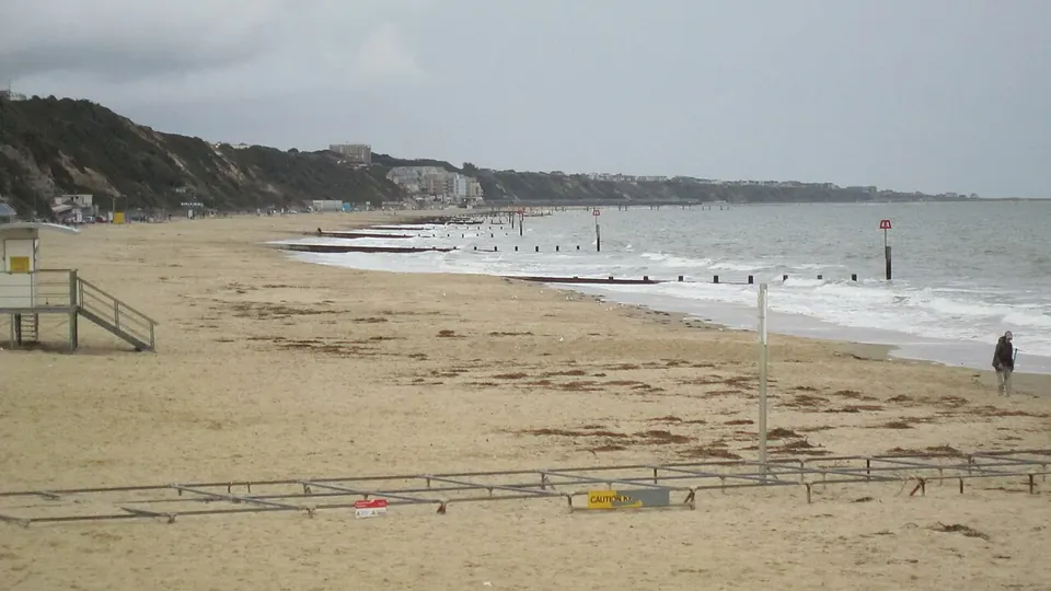 Bournemouth destination photo: Bournemouth Beach, Dorset (460696) (9456661506)