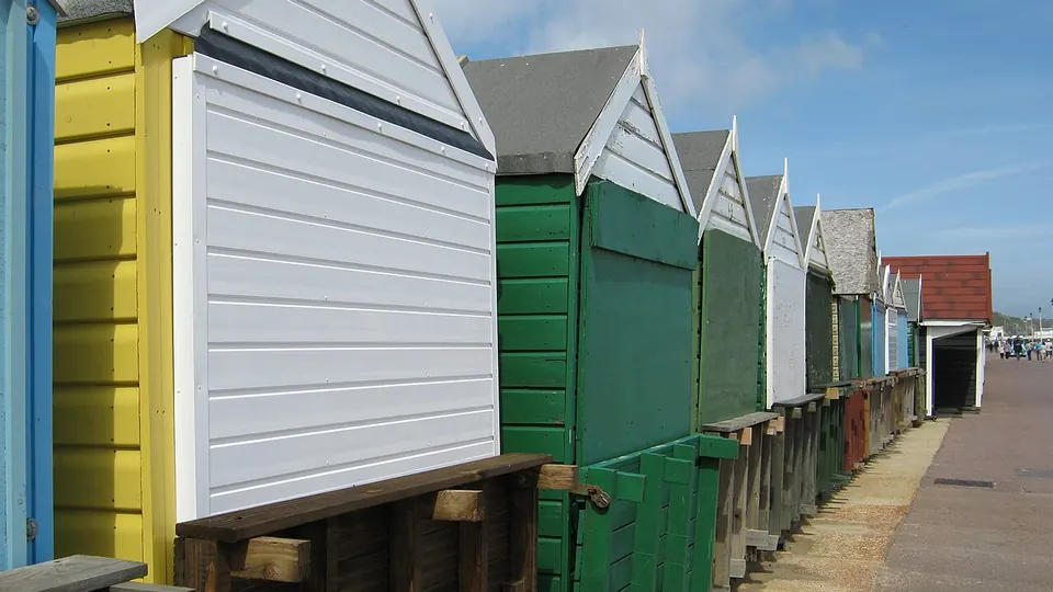 Bournemouth destination photo: Beach Huts, Bournemouth. - panoramio