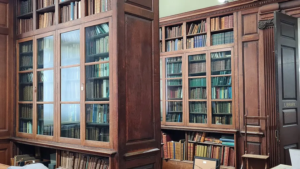 Bristol destination photo: 20230918 ScheWo Bristol City Library Bristol Room1