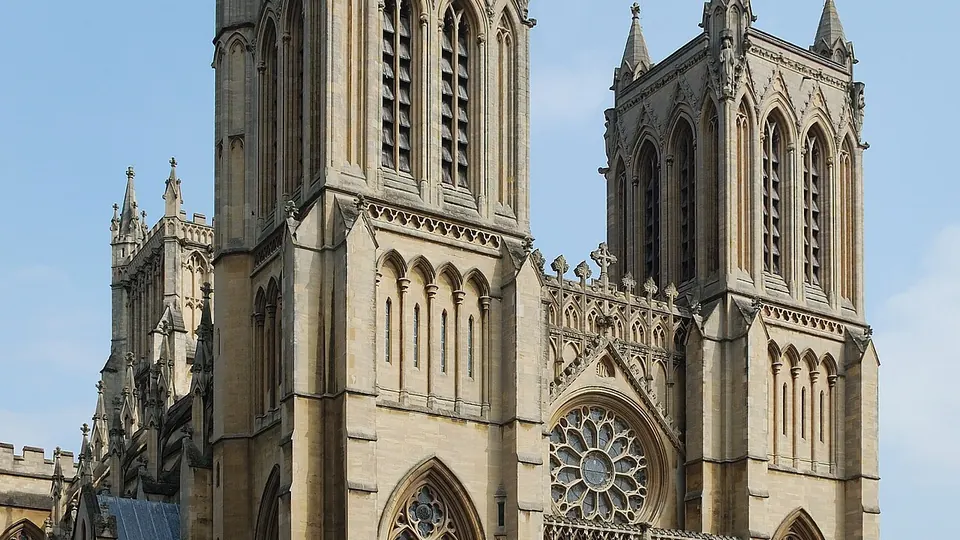 Bristol destination photo: West front of Bristol Cathedral