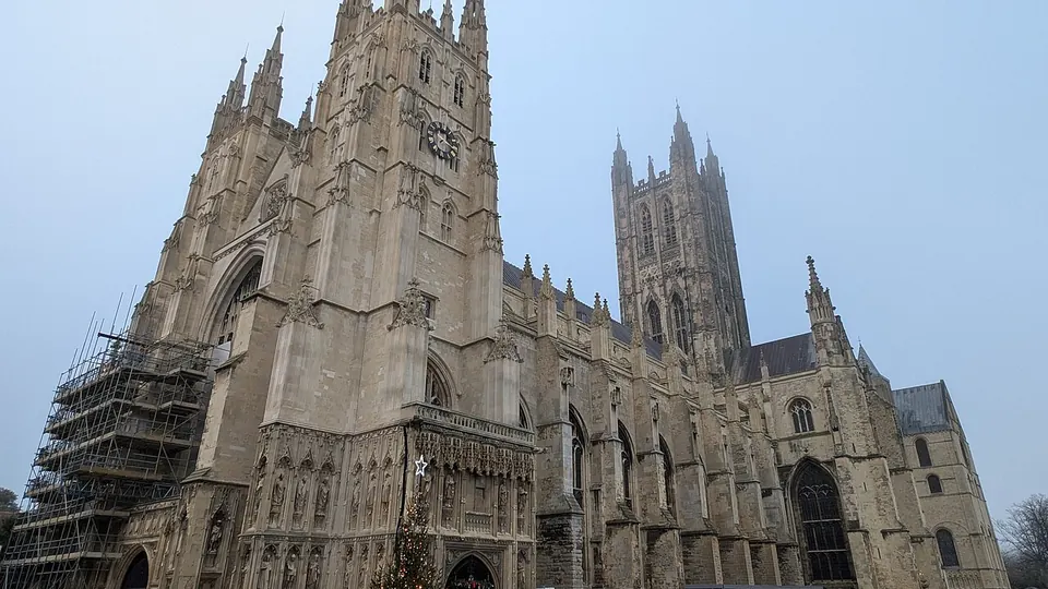 Canterbury destination photo: Canterbury Cathedral in a foggy afternoon 2024-12-29 (cropped)
