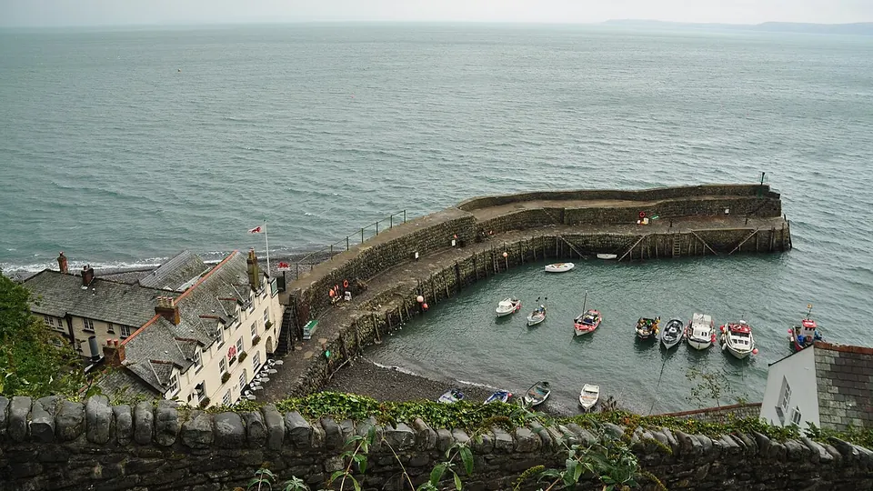 Clovelly destination photo: Clovelly harbour (0903)