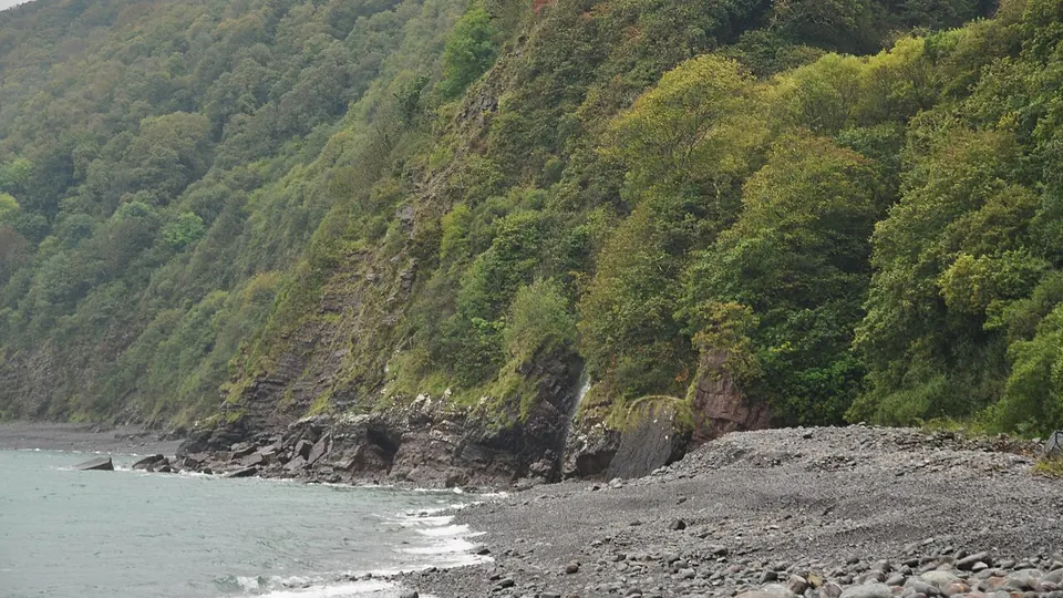 Clovelly destination photo: Beach east of Clovelly harbour (0926)