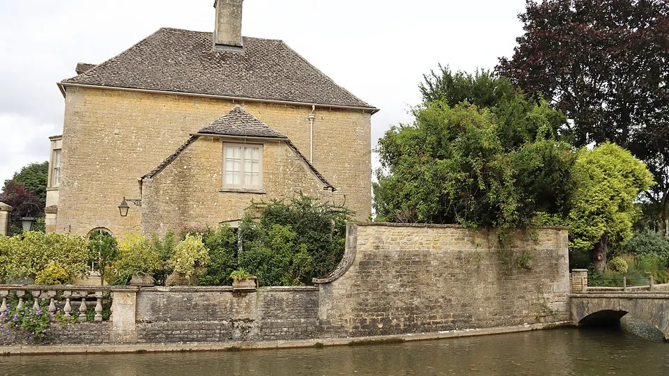 Cotswolds and Bourton-on-the-Water destination photo: Bourton-on-the-Water (Cotswolds) 06