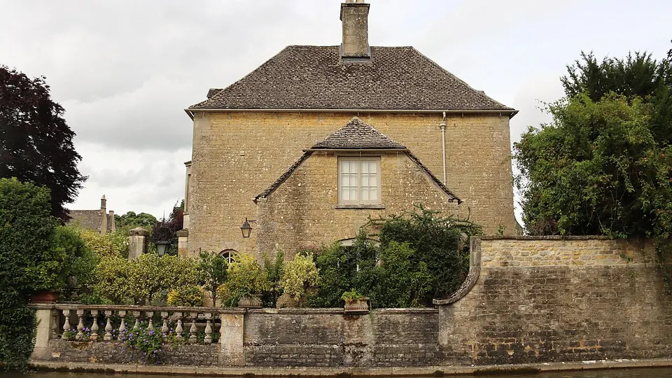 Cotswolds and Bourton-on-the-Water destination photo: Bourton-on-the-Water (Cotswolds) 07