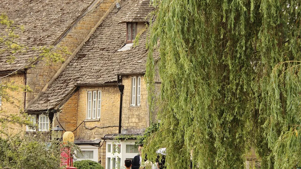 Cotswolds and Bourton-on-the-Water destination photo: Bourton-on-the-Water (Cotswolds) 01