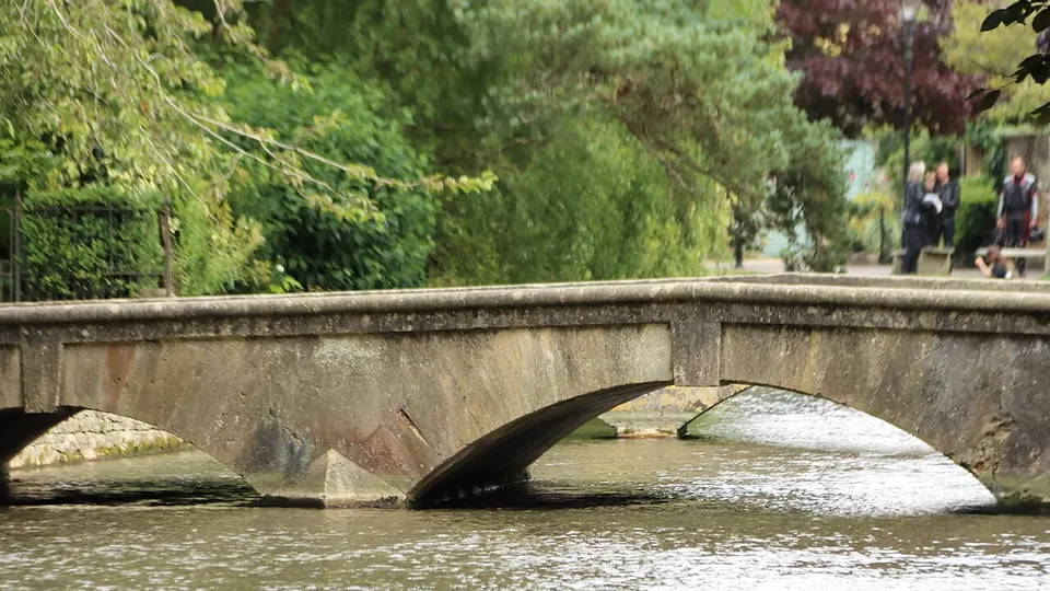 Cotswolds and Bourton-on-the-Water destination photo: Bourton-on-the-Water (Cotswolds) 02