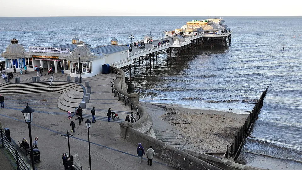 Cromer destination photo: Cromer Pier, Cromer, Norfolk, England-2Jan2012