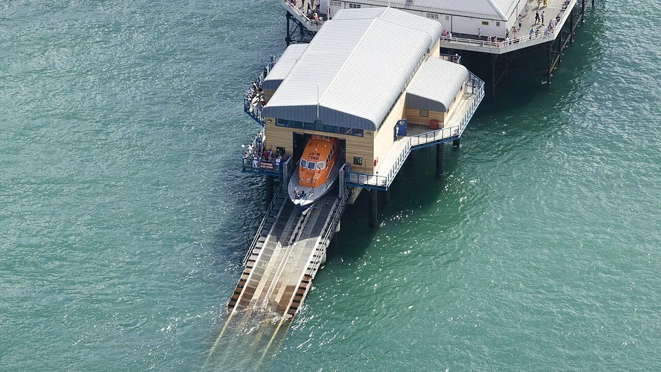 Cromer destination photo: Cromer Lifeboat (20550972121)