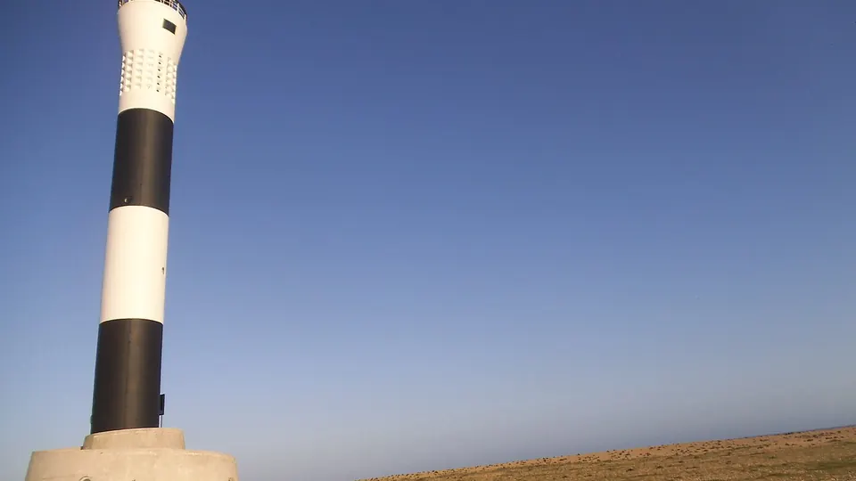 Dungeness destination photo: By Dungeness lighthouse - Flickr - satguru