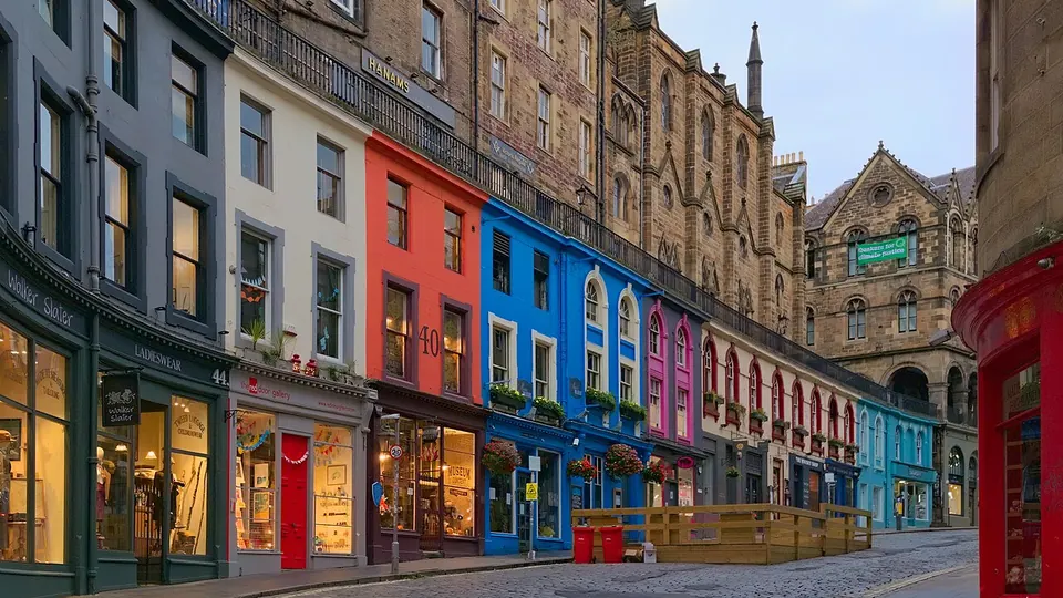 Edinburgh destination photo: Edinburgh Victora Street 20211019